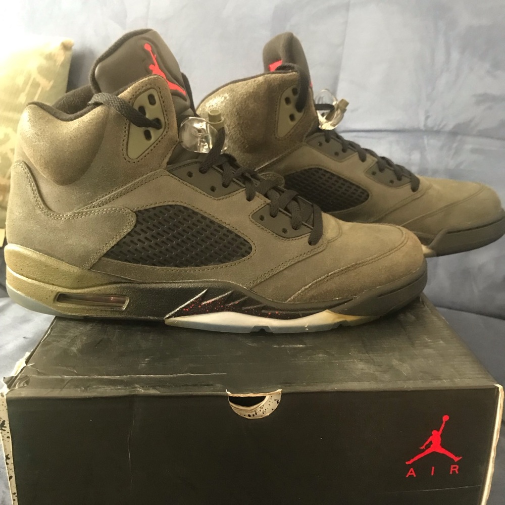 Air Jordan 5 Retro. Size 13.
